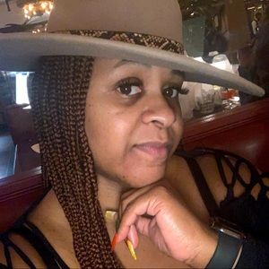 Meet your Posher, Kalia